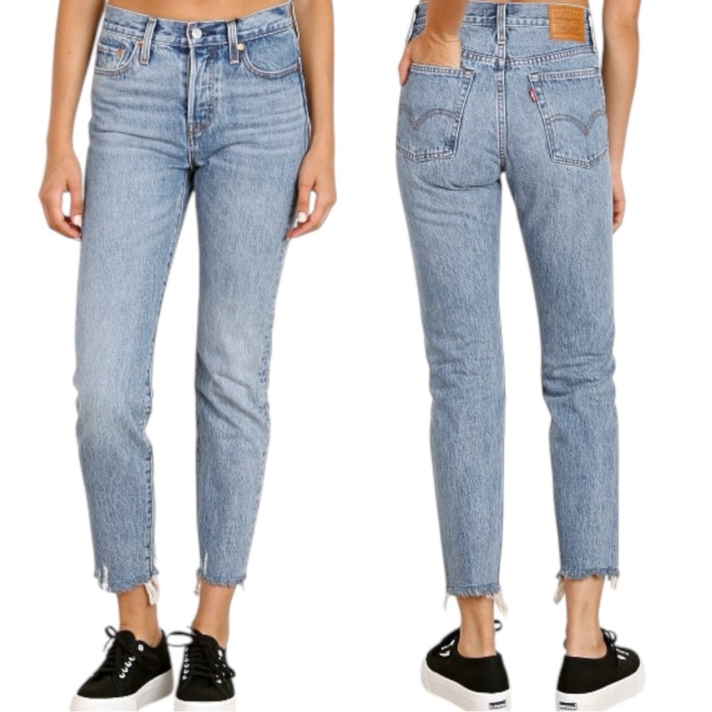Levi’s Wedgie Icon Fit Ankle Tapered Leg Chewed Hem Size 24